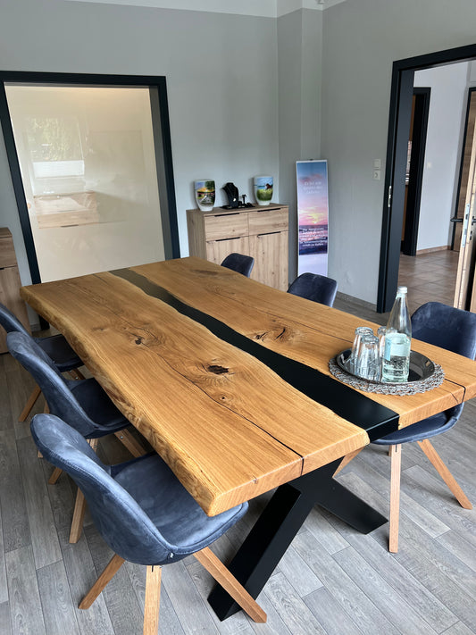 Eichentisch Epoxidharz Rivertable 240 x 100cm