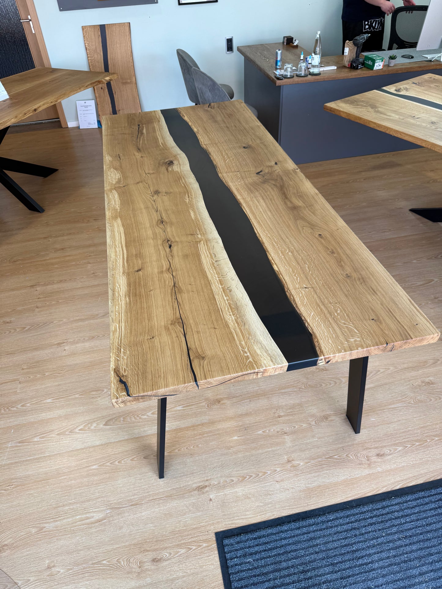Eichentisch Epoxidharz Rivertable 240 x 100cm