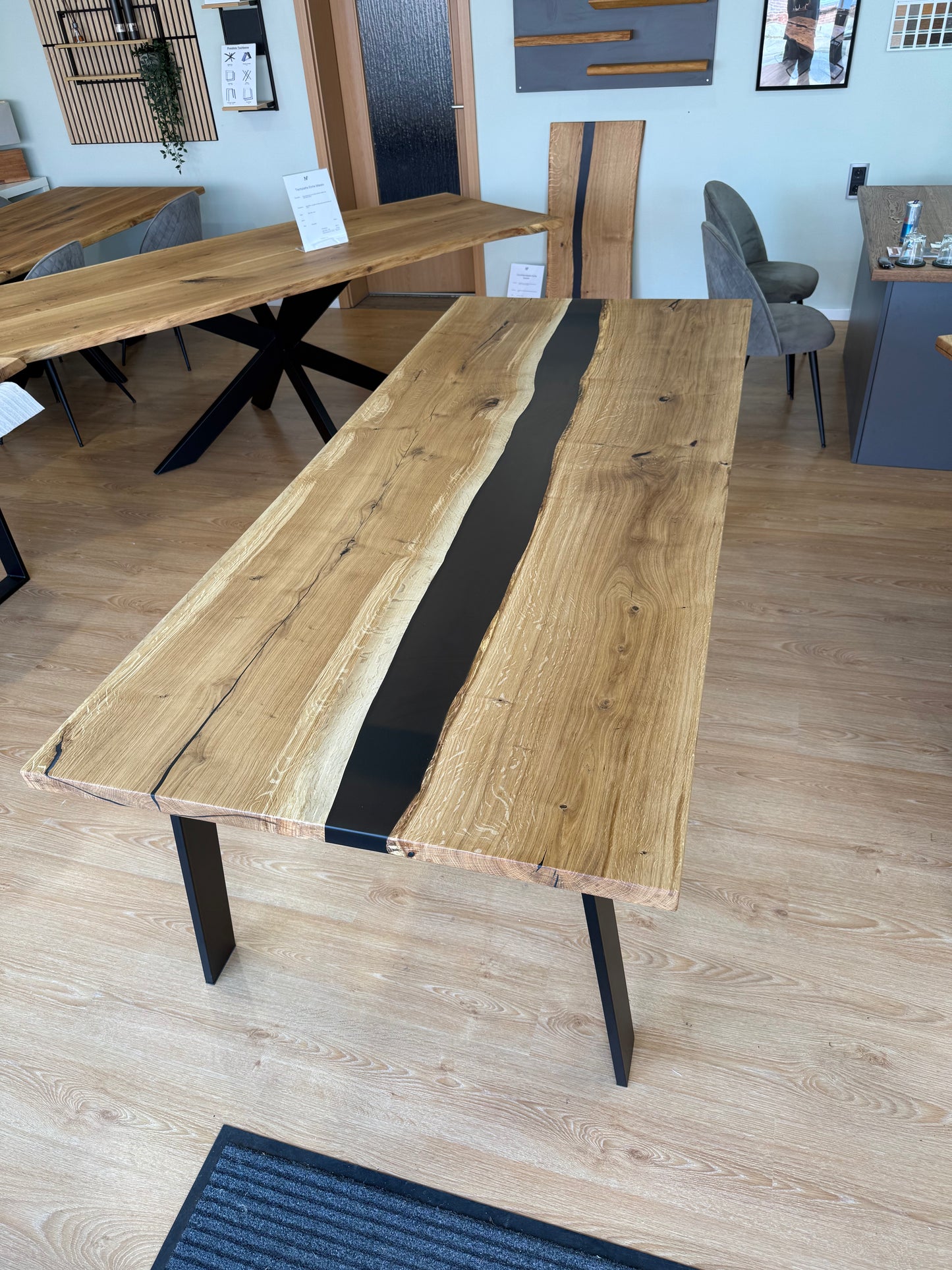 Eichentisch Epoxidharz Rivertable 240 x 100cm