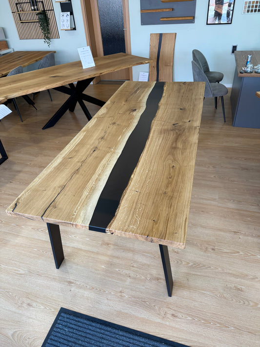 Eichentisch Epoxidharz Rivertable 240 x 100cm
