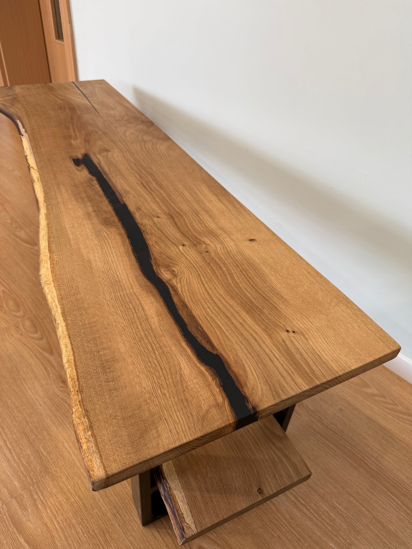 Sideboard Eiche 135x40cm Epoxidharz matt schwarz