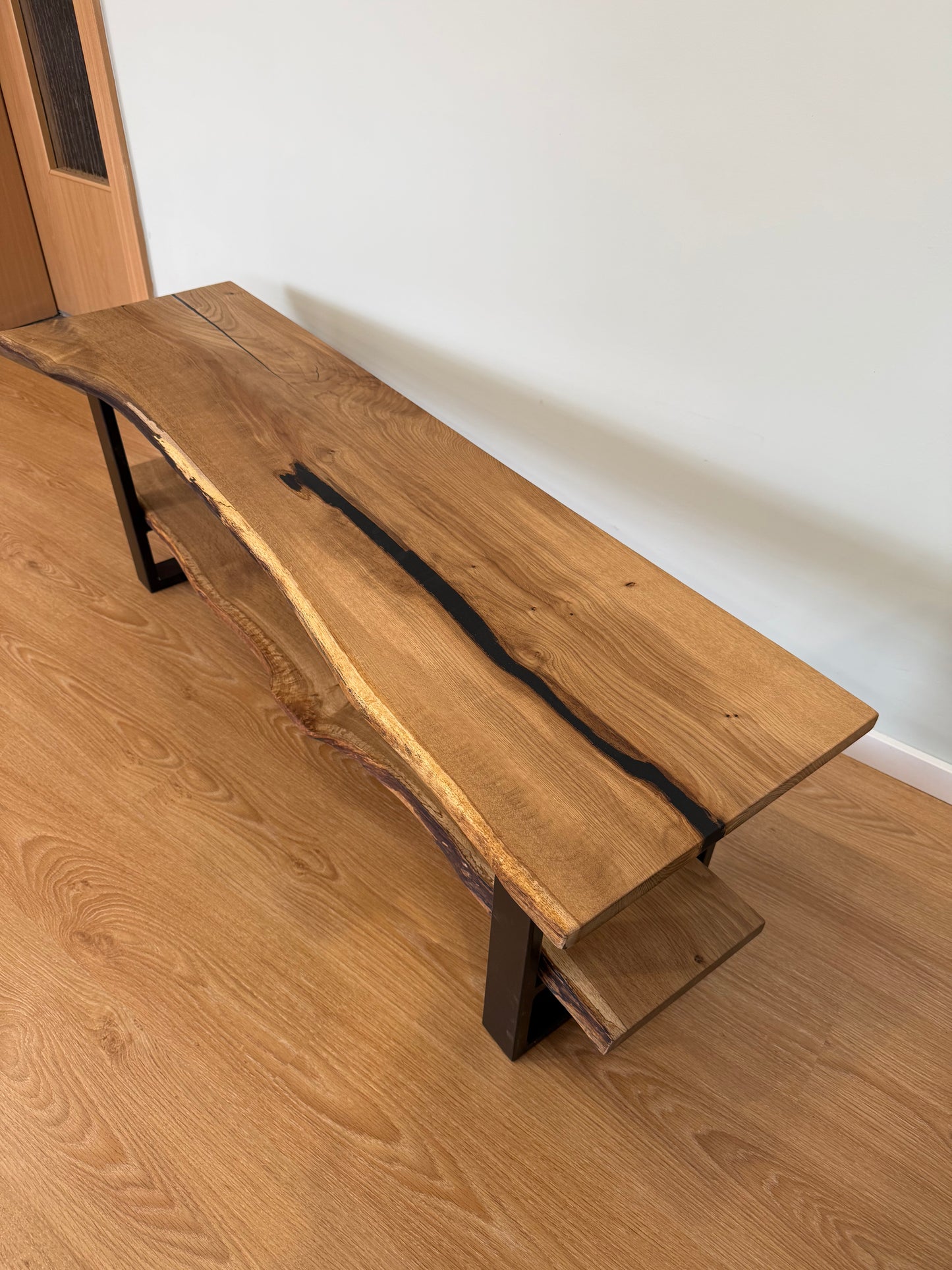 Sideboard Eiche 135x40cm Epoxidharz matt schwarz